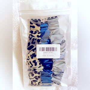🆕 Stylish Scrunchie Apple Watch Bands - Leopard, Blue, Silver